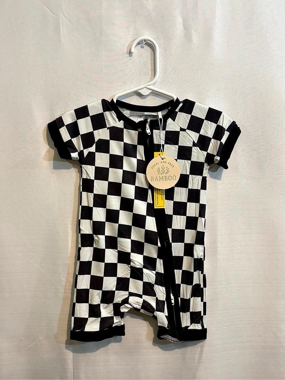 NWT 6-12 checkered bamboo zippy
